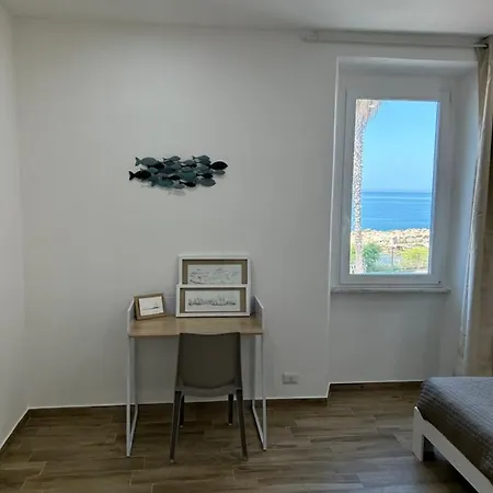 Stella Di Mare- Cruise Shuttle Guest house *