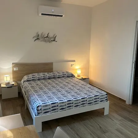 Stella Di Mare- Cruise Shuttle Guest house *