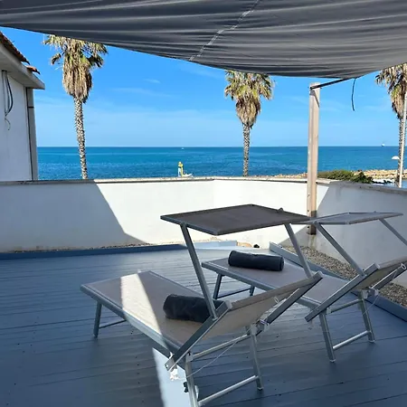 Stella Di Mare- Cruise Shuttle Guest house