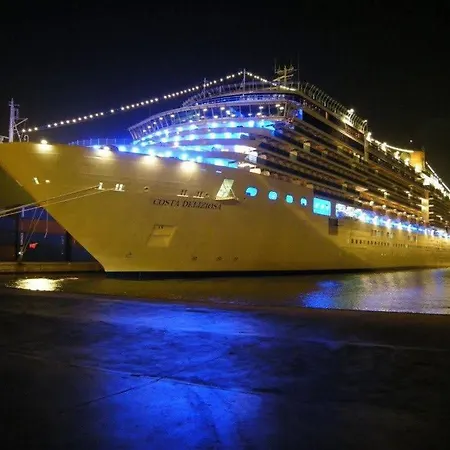Stella Di Mare- Cruise Shuttle Guest house *